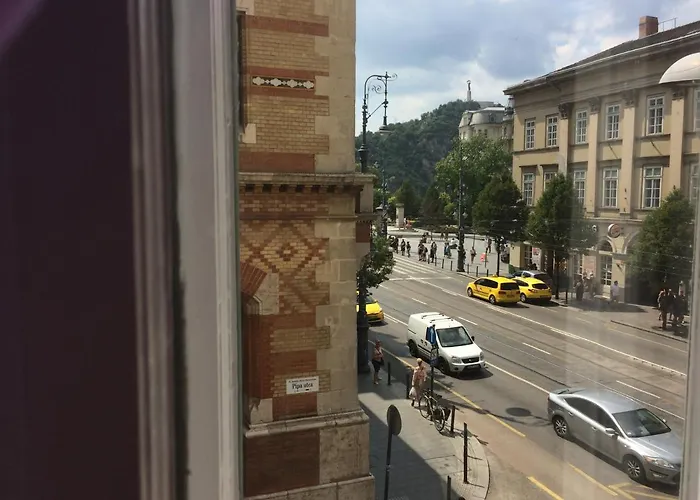 Zen Hostel By Central Market Budapest