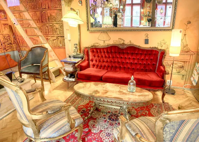 Lavender Circus Hostel, Doubles&Ensuites Budapest